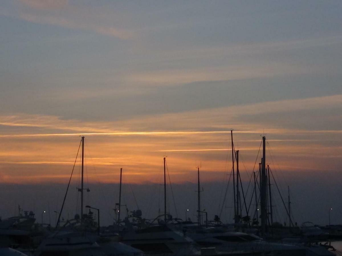 Sunset Sea View Apartment Atene Esterno foto